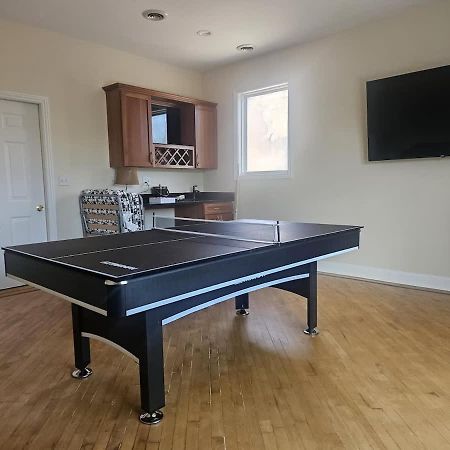 Luxe 4Br With Hot Tub & Game Room Чикаго Екстериор снимка