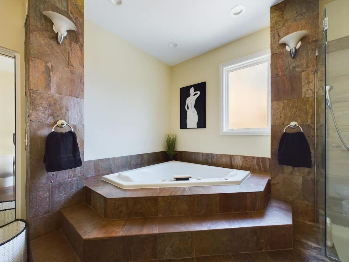 Luxe 4Br With Hot Tub & Game Room Чикаго Екстериор снимка