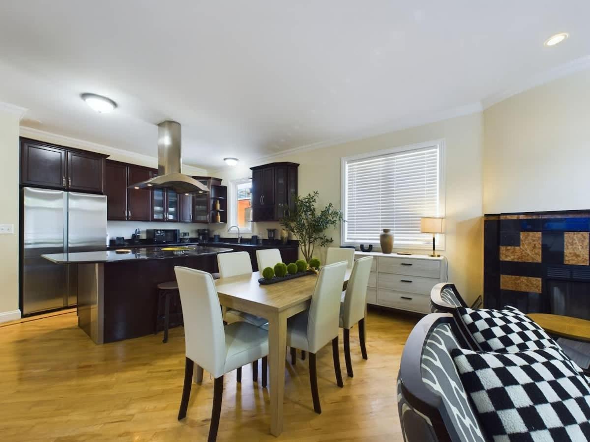 Luxe 4Br With Hot Tub & Game Room Чикаго Екстериор снимка