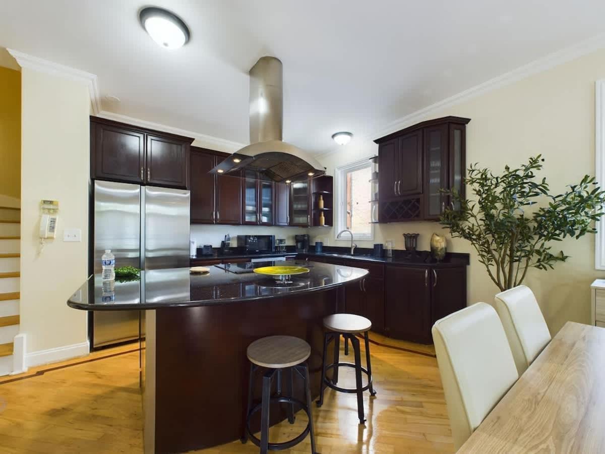 Luxe 4Br With Hot Tub & Game Room Чикаго Екстериор снимка